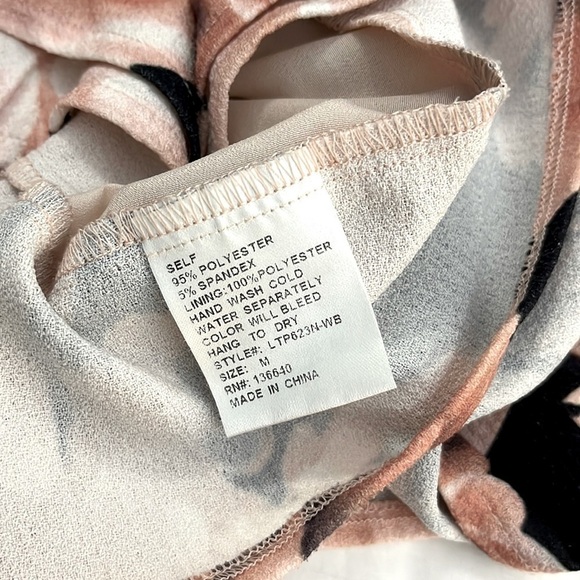 L’atiste By Amy Two Piece Floral Set High Rise Shorts Crop Top Navy Pink - Picture 12 of 16